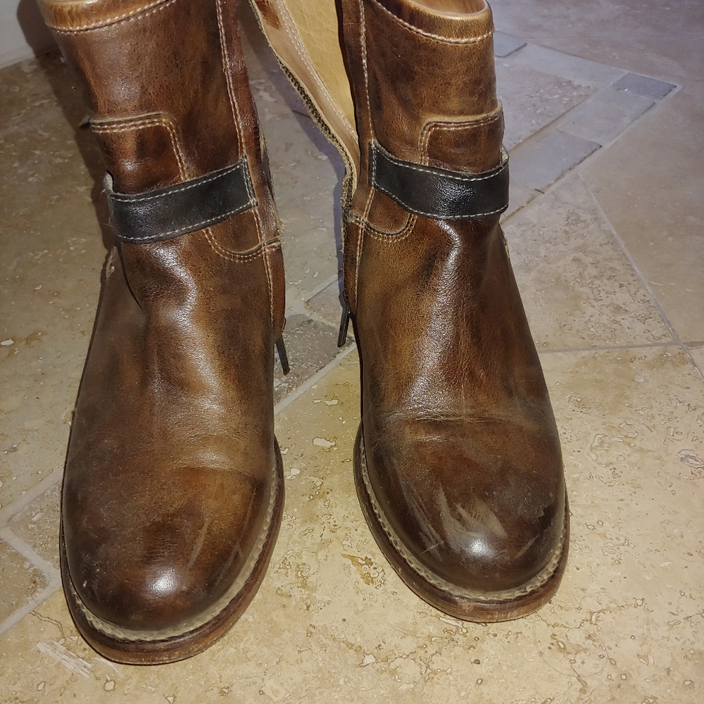 Bed|Stu Boots